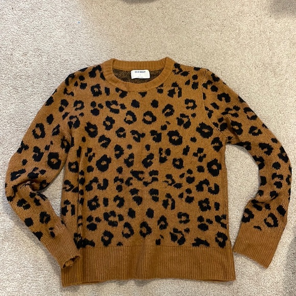 Old Navy Sweaters - Ladies old navy crew neck sweater